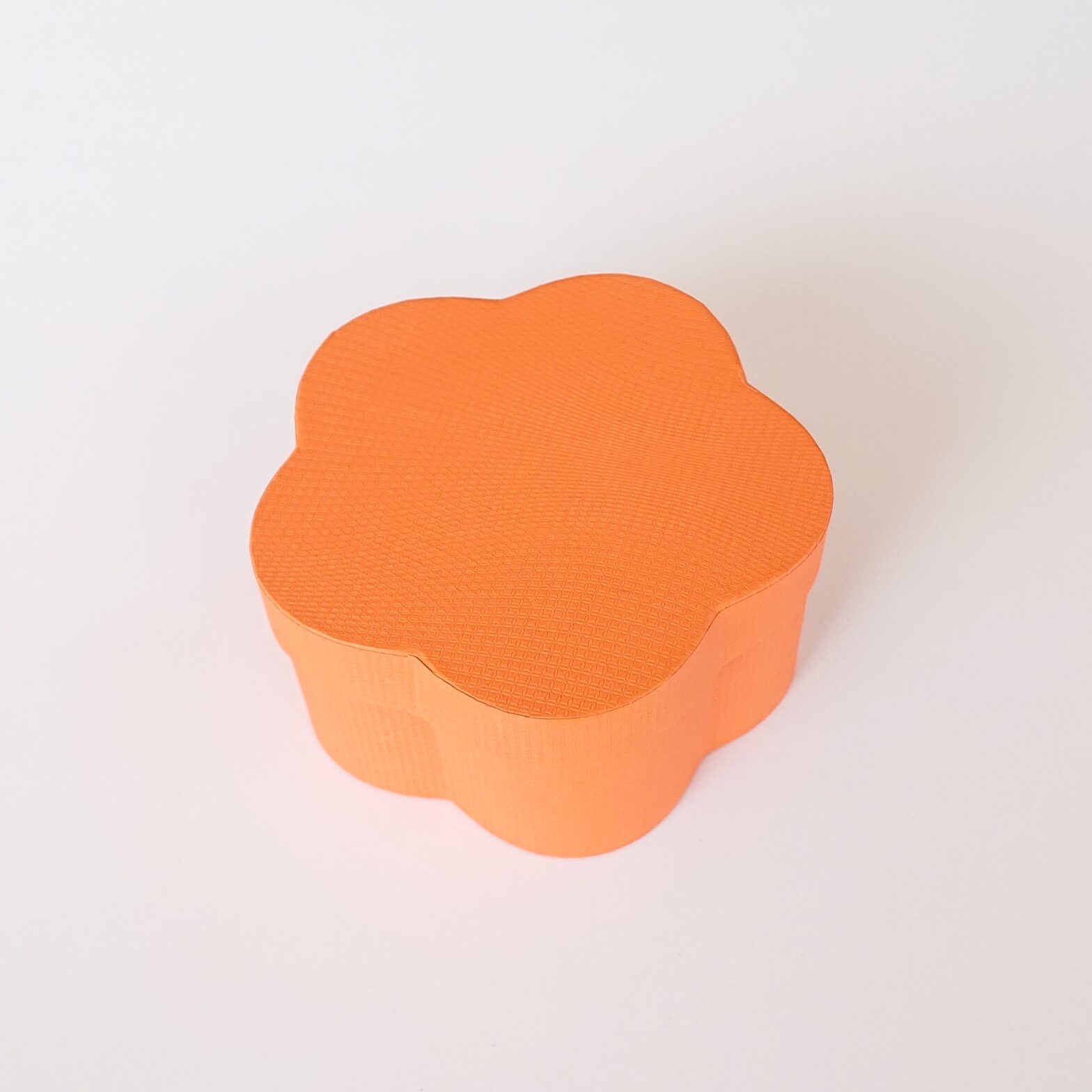 かわいいお花の貼り箱　ギフトボックス