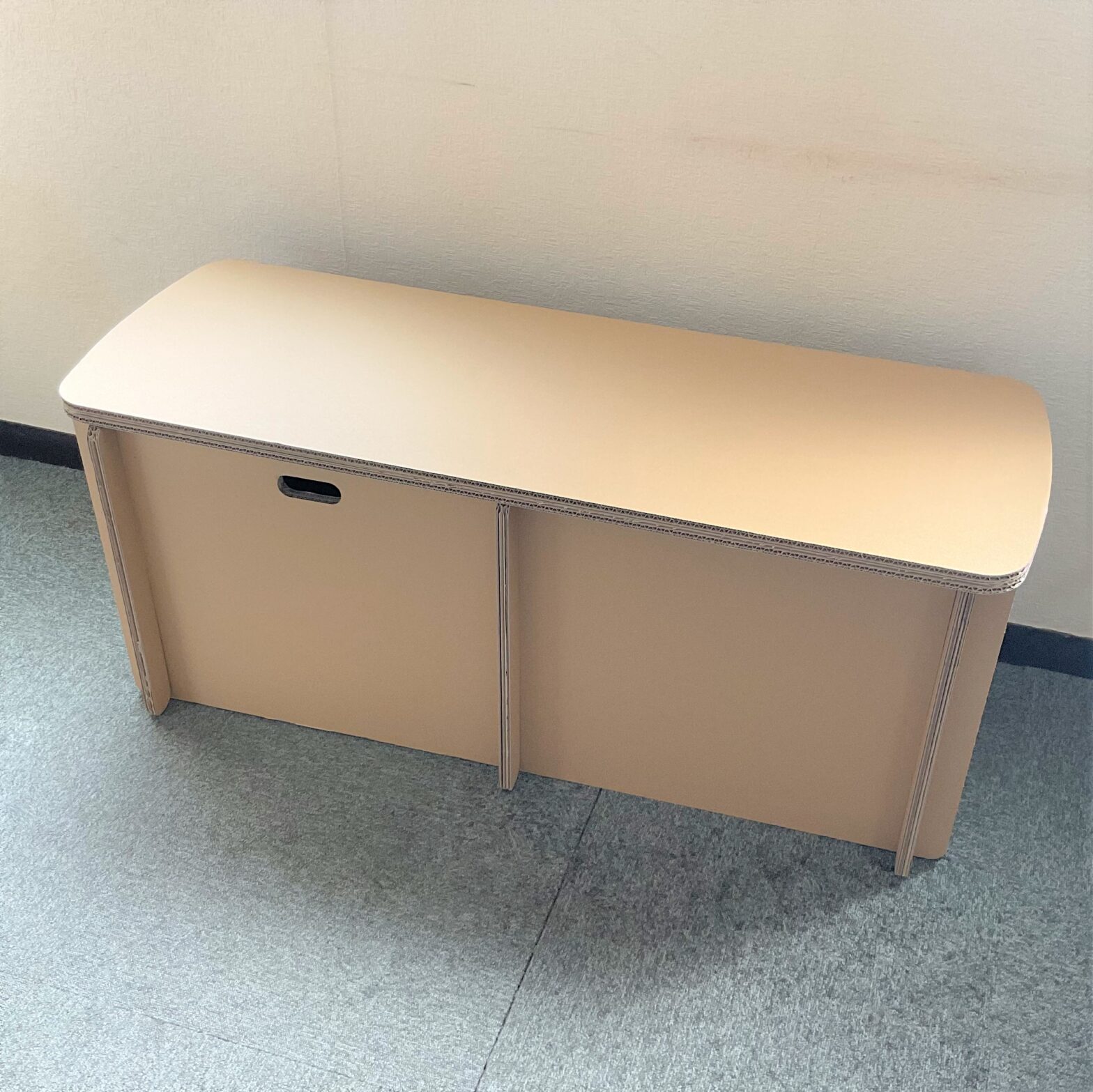 組み立て式ダンボール製ベンチ