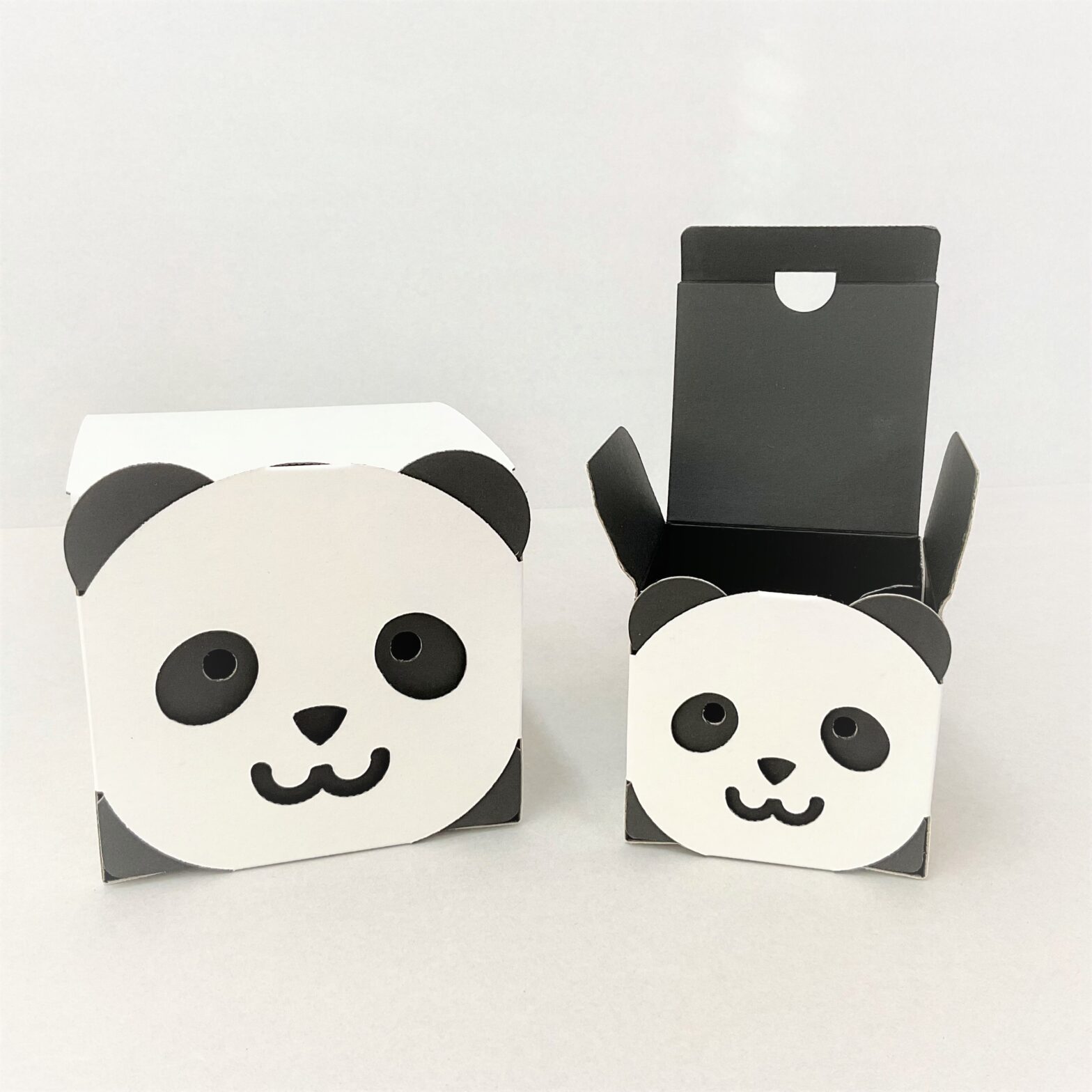 安価なパンダ組み立て箱