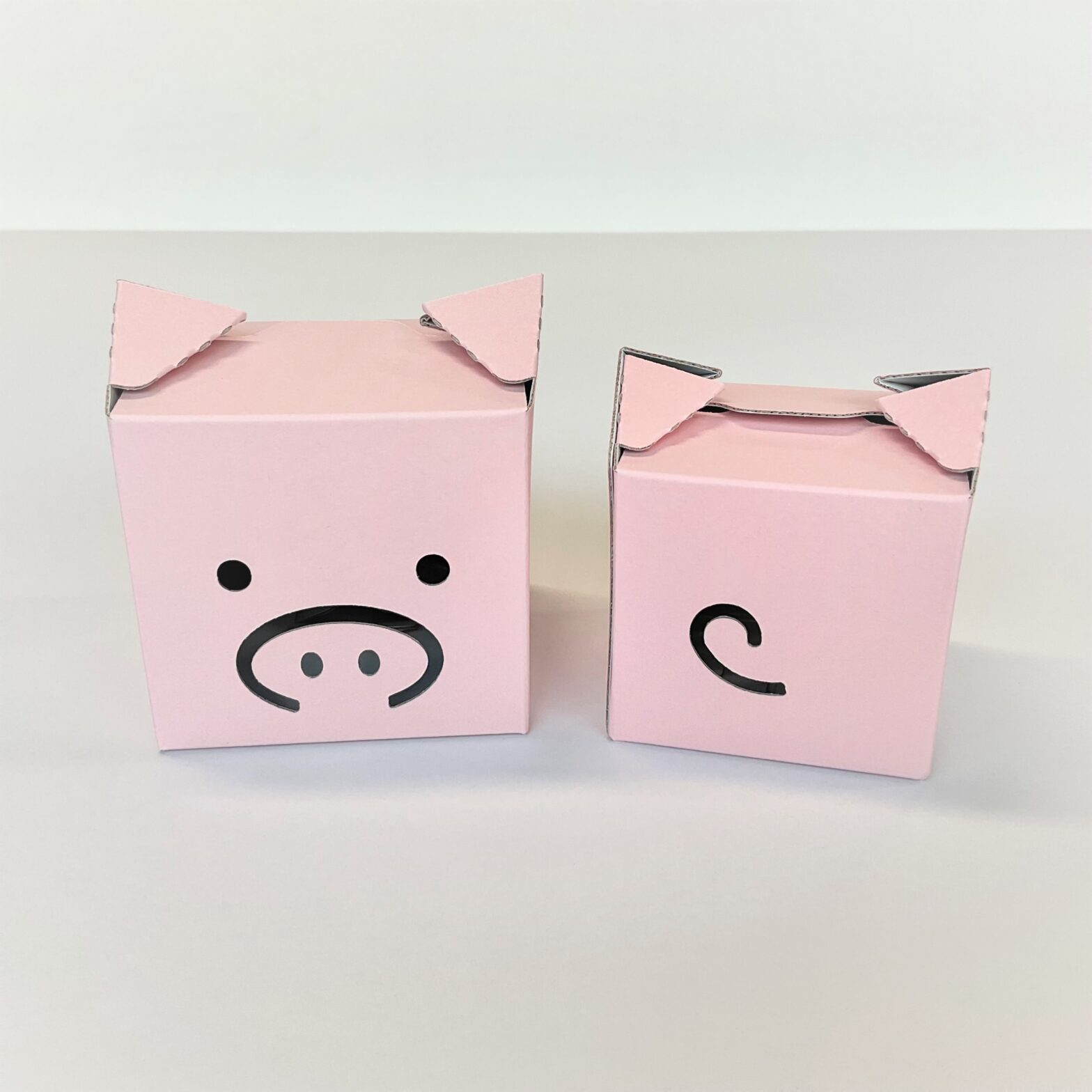 ギフトボックスやノベルティとして使えるブタの組み立て箱