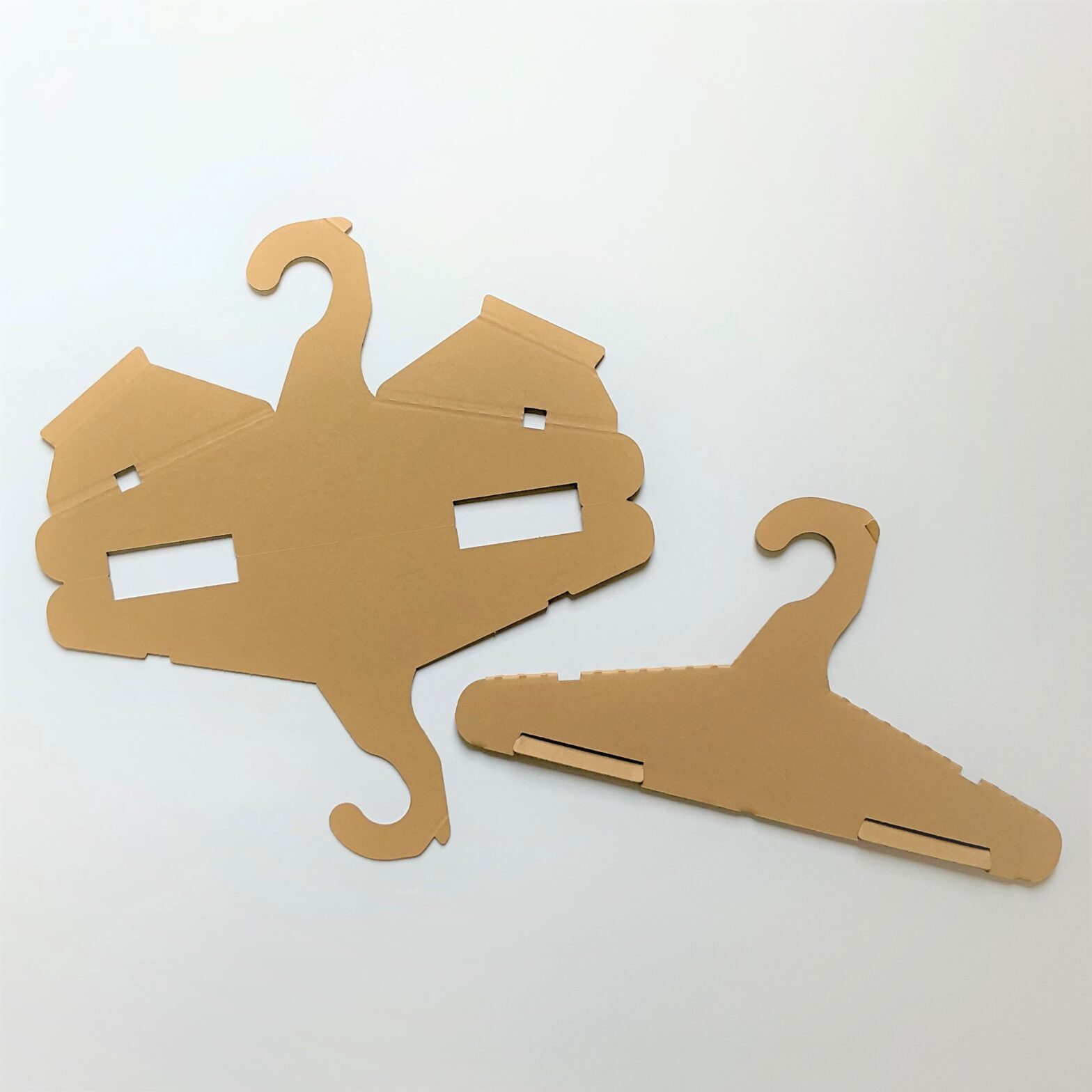 組み立て式紙ハンガー