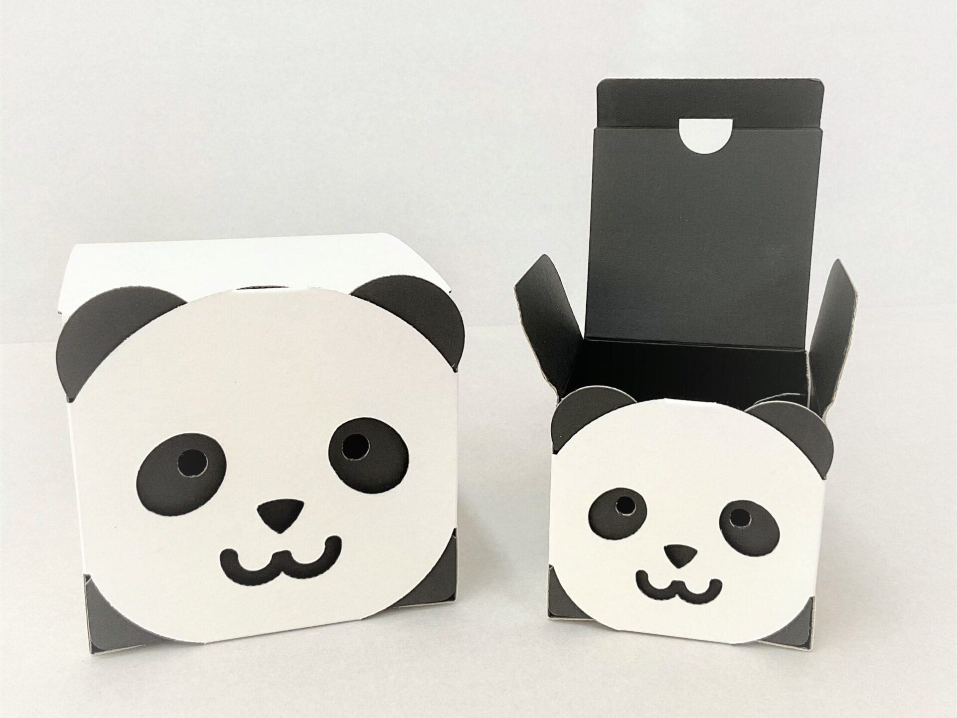 安価なパンダ組み立て箱